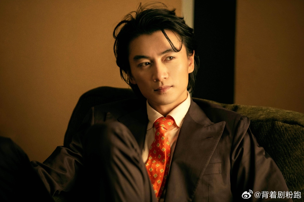 陈晓选本这块战绩可查陈晓的魅力从不止古装颜值，更是实打实的演技与选剧本眼光好！从