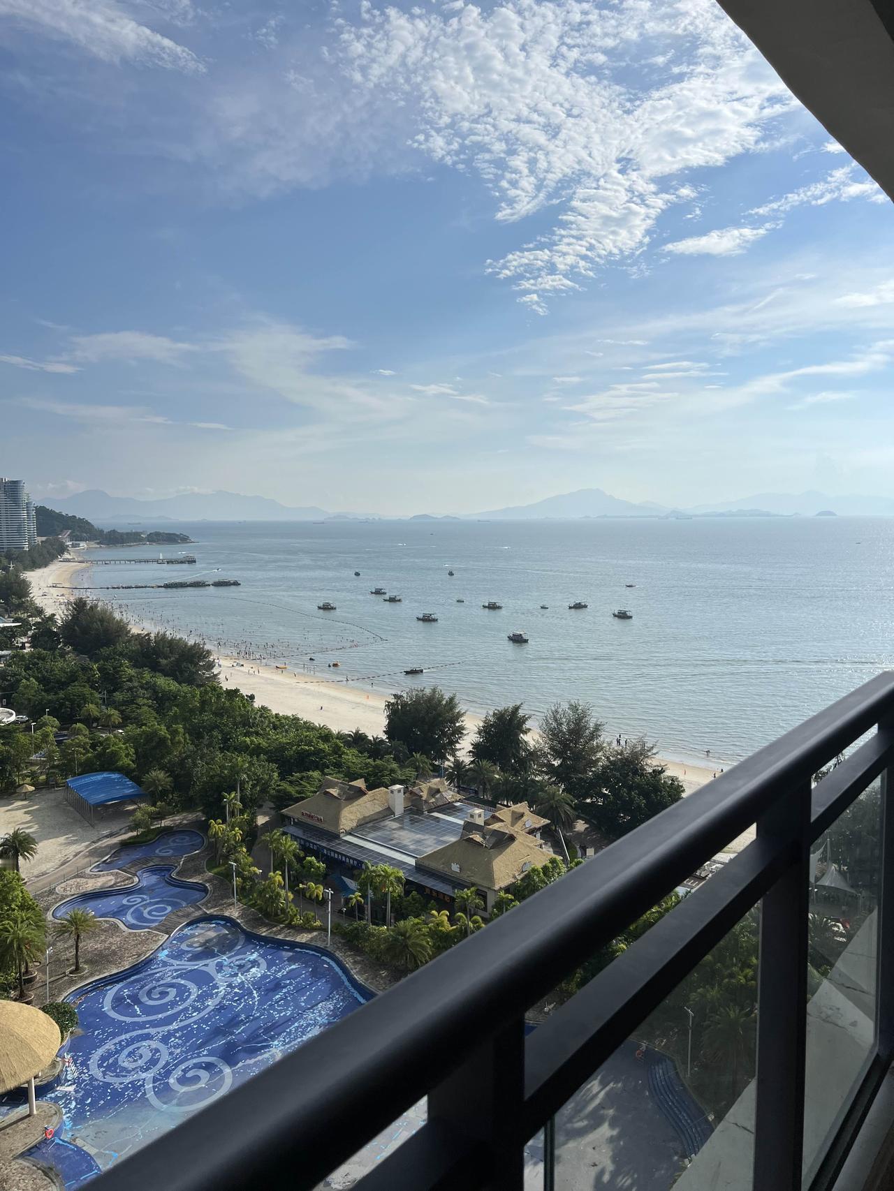 上联：天有日月星辰，诚邀下联下联：地生山川湖海