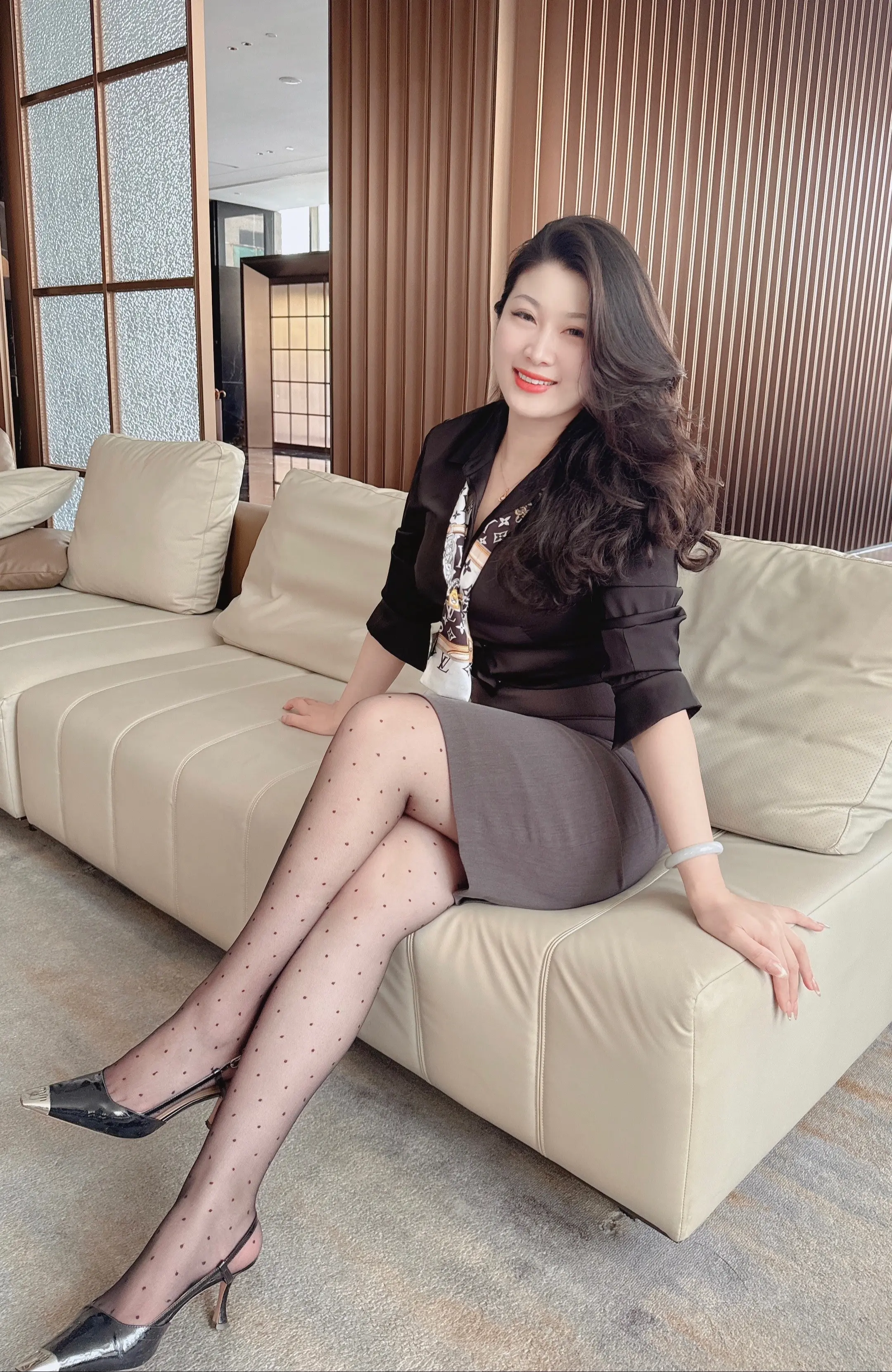 感情有什么好讲，谁在你需要的时候出现，谁就是对的人，在小事上不会考虑你...