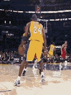 玩2k的科比经常能打出这种操作