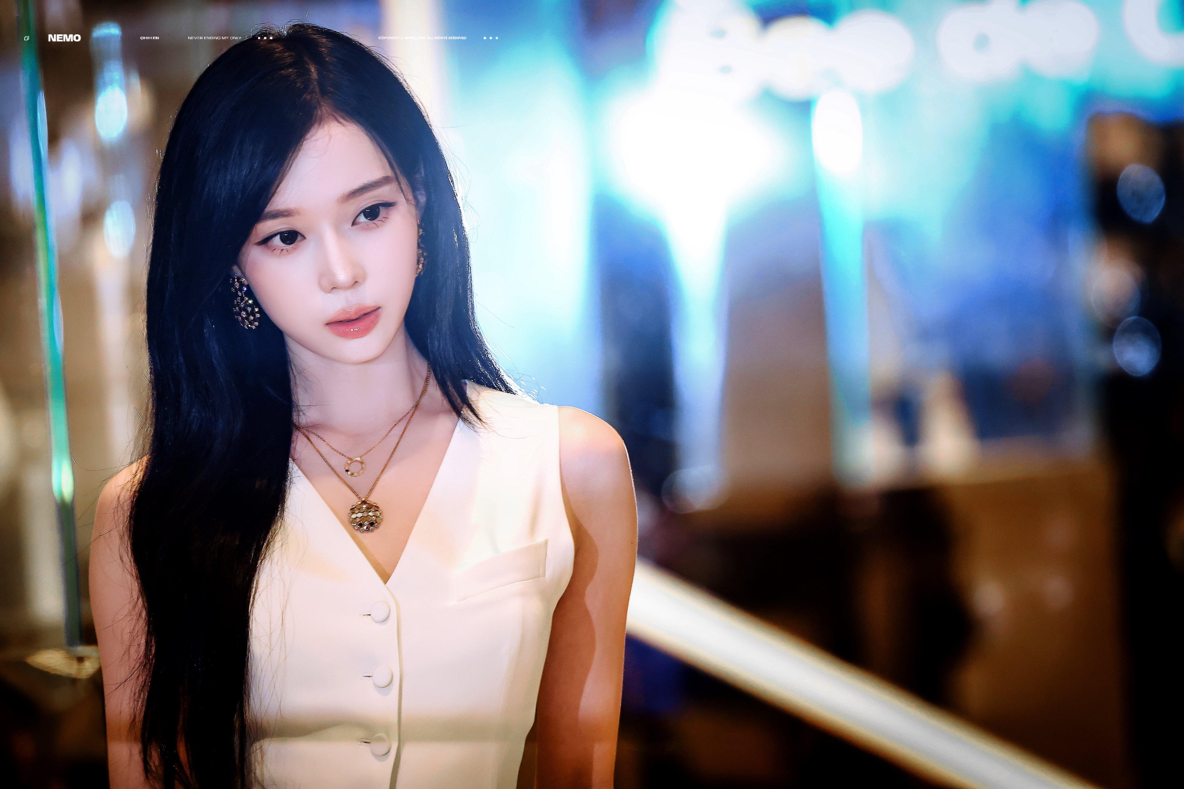 愚人节站姐团建 投稿【金玟庭】“小金总您来接夫人回家？” 