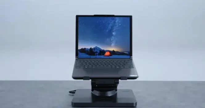 联想发布全球首款AI电脑支架：集成追踪、语音与手势控制