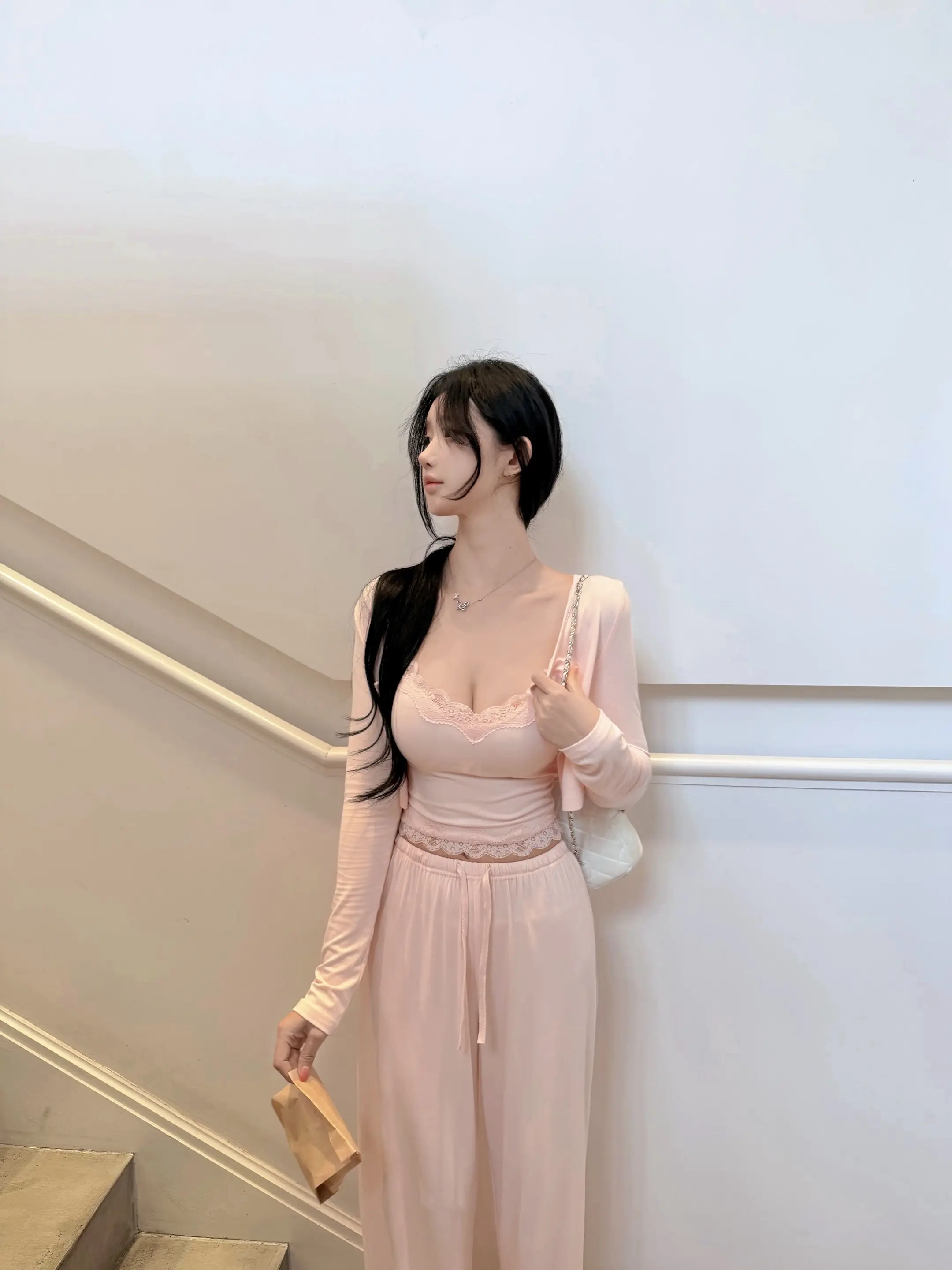 幸福来敲门 我问待多久 幸福说不走。