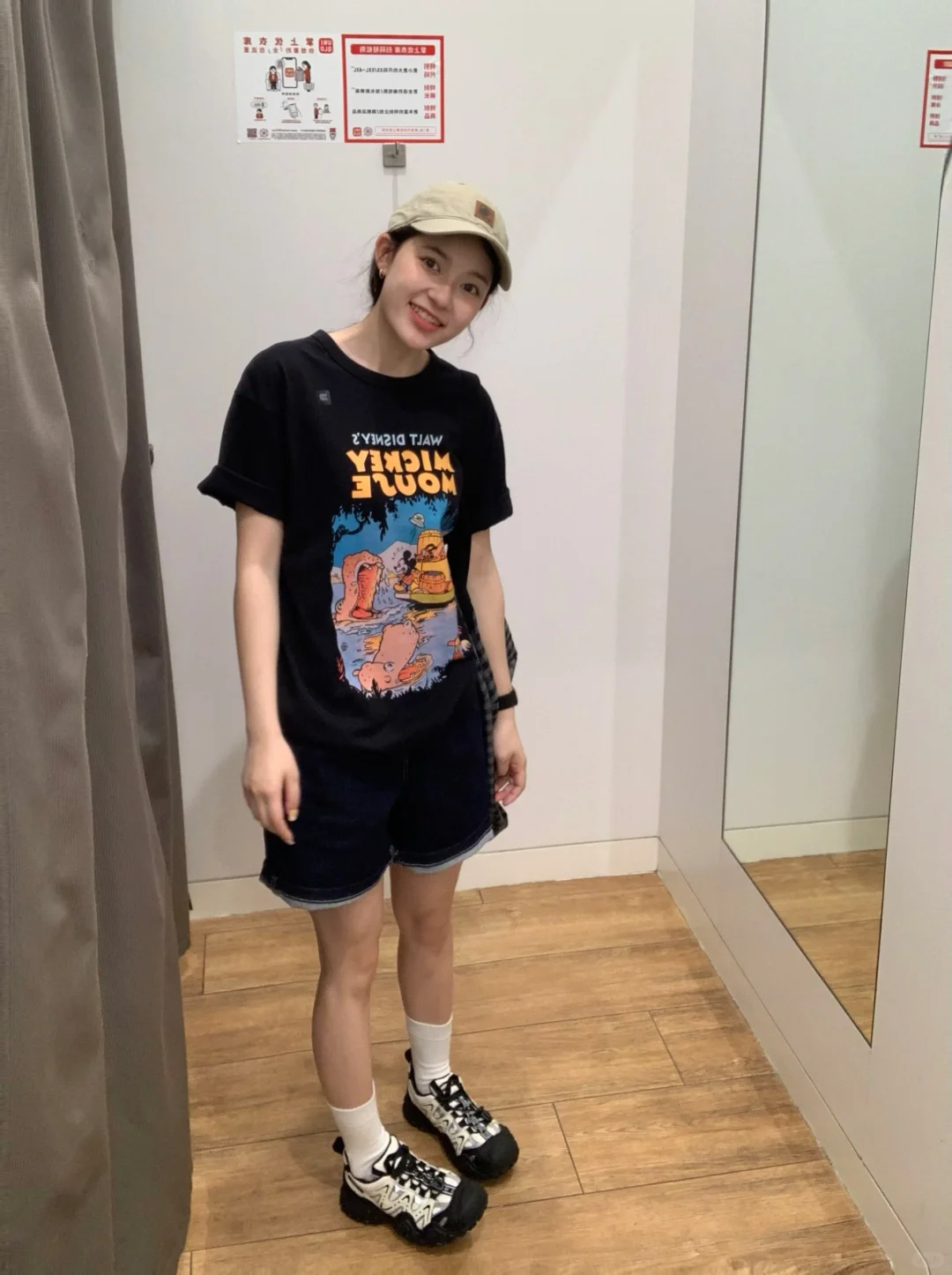 优衣库迪士尼联名复古tee真的很 vintage
