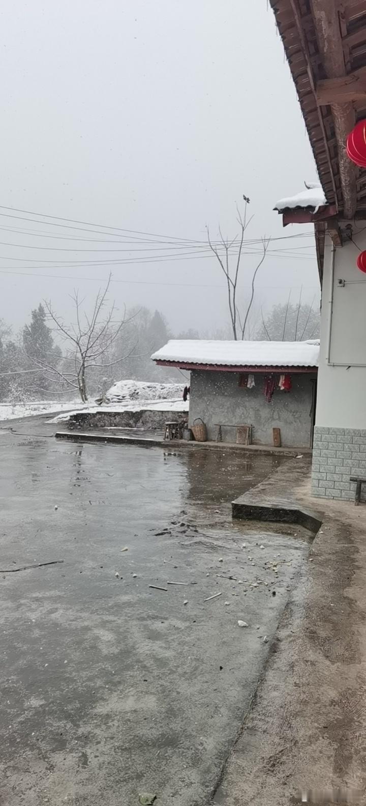 每个人都是自己故事的配角你有没有这样的瞬间：走在街上，看着来来往往的人，忽然觉得