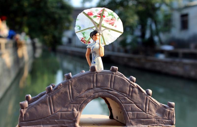 AI妙生图竹巷听雨江南韵。