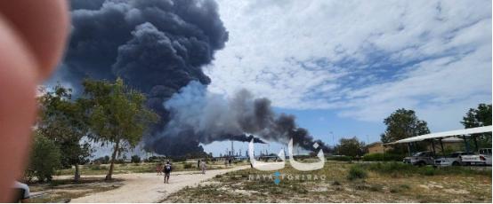 又开打了！不是美军，不是以色列，波斯湾战火重启，阿联酋空军突发轰炸伊朗！
 
当