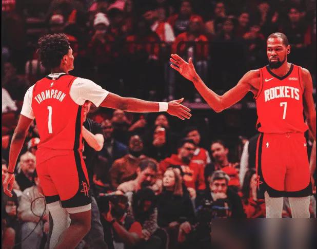 杜兰特把火箭带到西部第三，球迷反倒把他骂惨了。谁能想到，战绩上去了，球队的主心骨