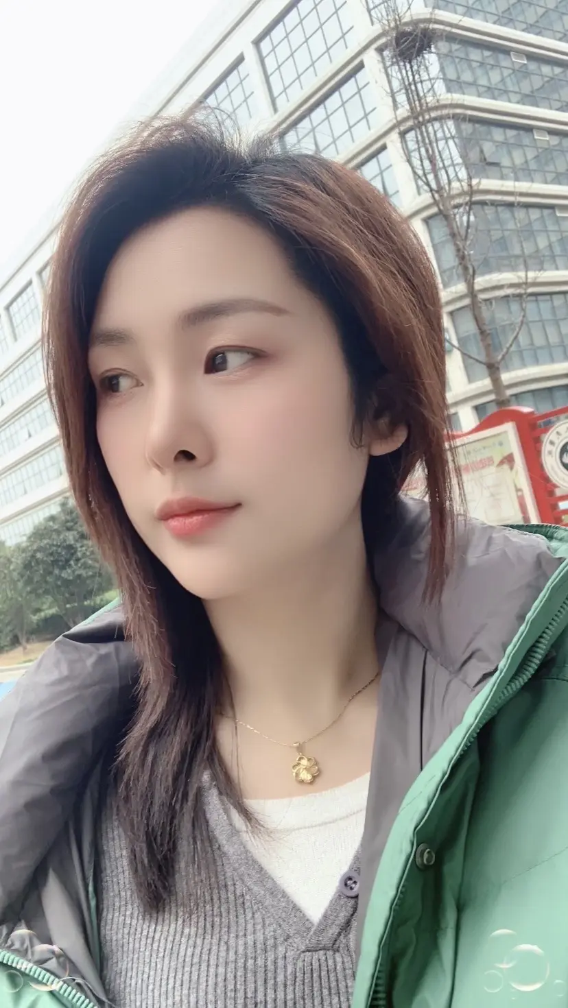 千帆过尽，我变的什么都理解，也变得什么都不在相信