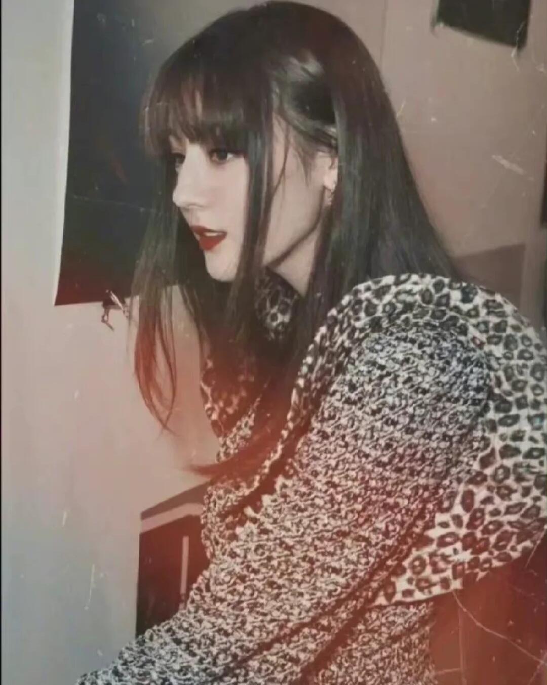 热巴齐刘海就是很美啊 ​​​