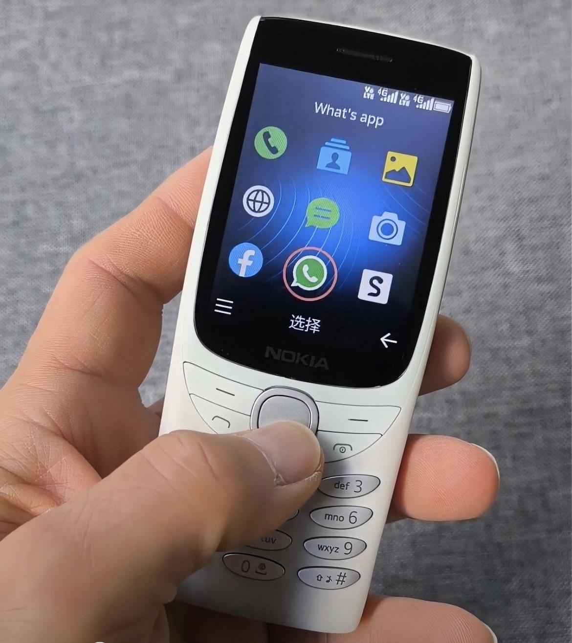 诺基亚，那可是情怀满满的手机品牌。至今有的平台还在销售而且有人在购买。
当年的诺