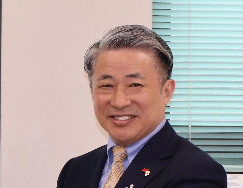 中国文化哺育之下，从谦谦君子到执剑侠士，其实也就是一瞬间。

面对君子我们永远都