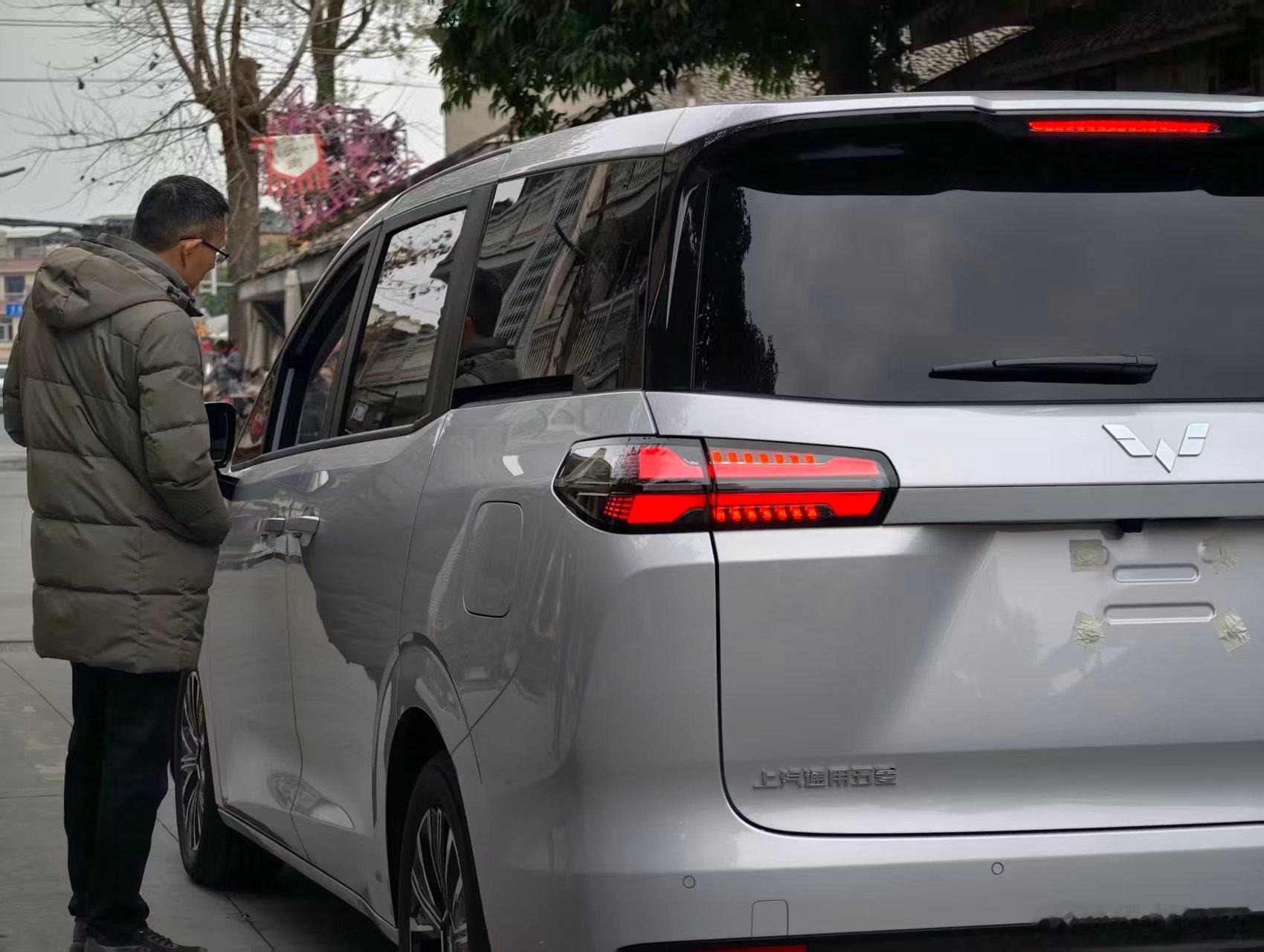 这几天用下来，我觉得五菱星光730它不是一分钱一分货，而是一分钱两分货。上牌之后