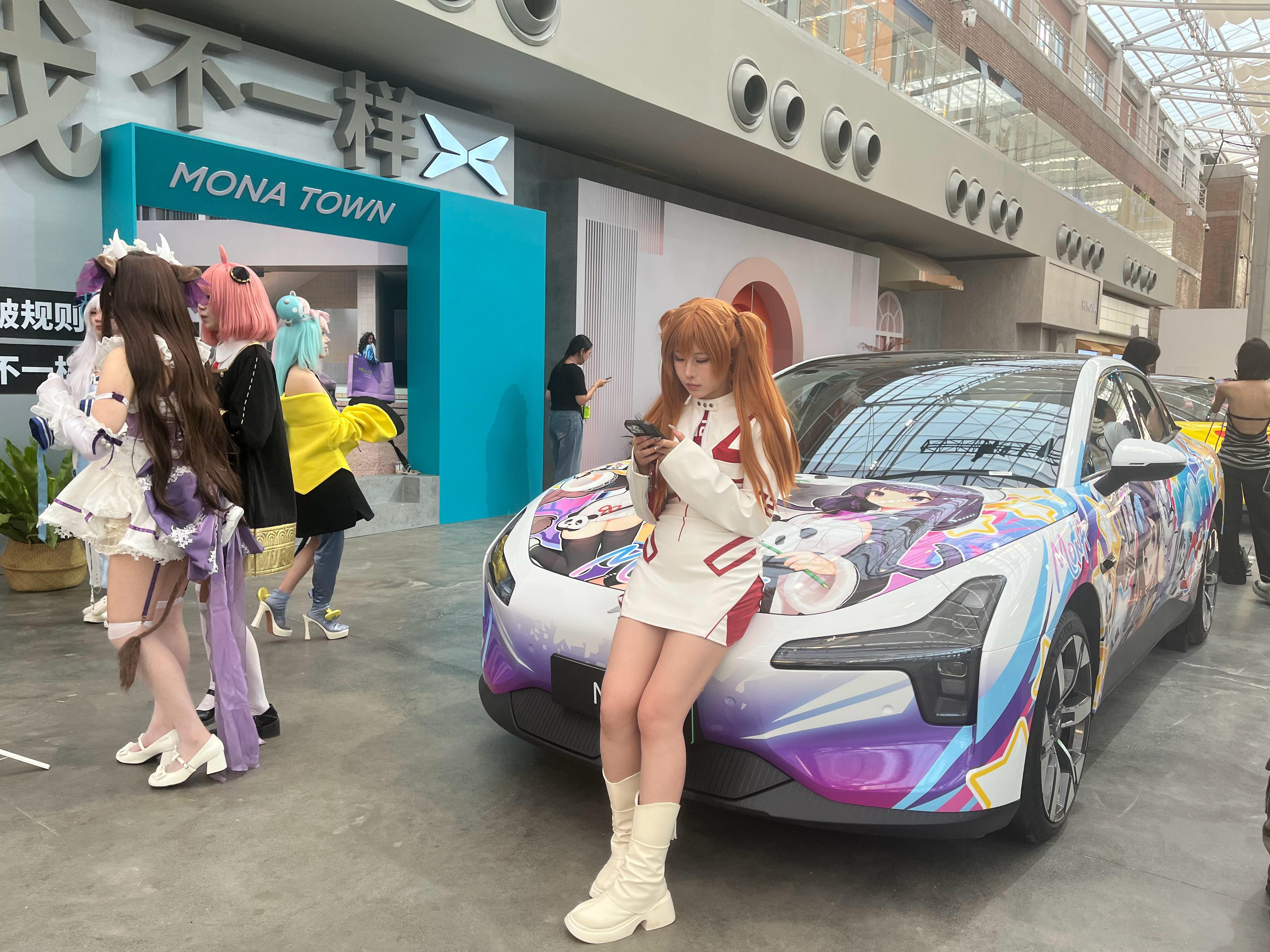 小鹏MONA发布会太会玩了小鹏MONA小鹏 MONA M03 Max 的发布会现