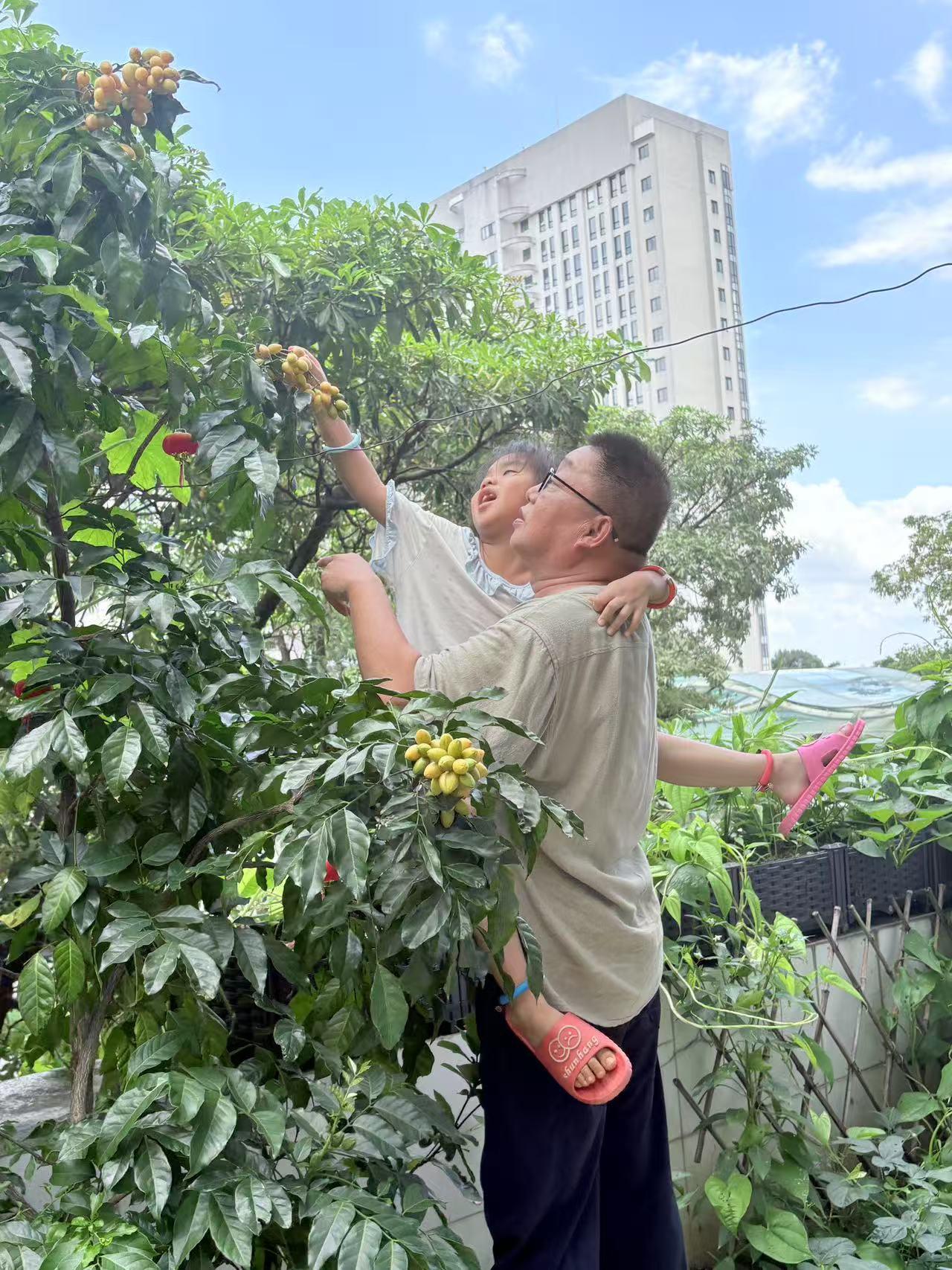 随手拍，隔辈亲。