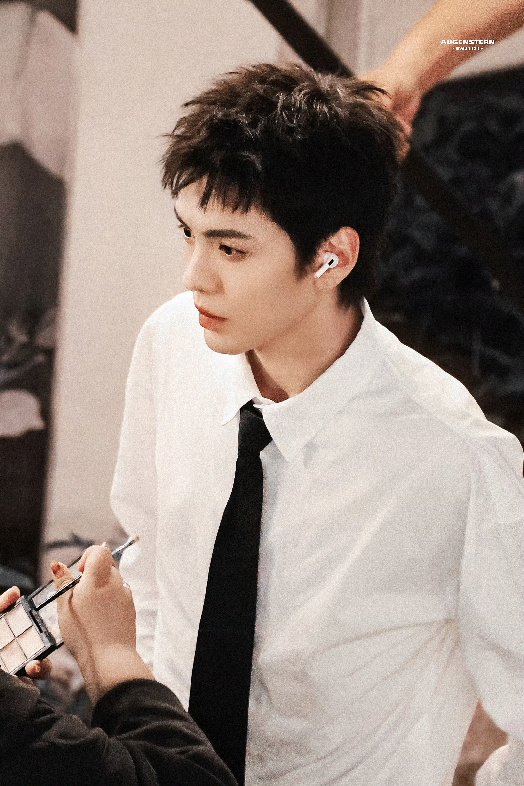 毕雯珺这短发太好看了~碎刘海+利落剪裁.痞帅又清爽的男大既视感黎明前他会归来 图