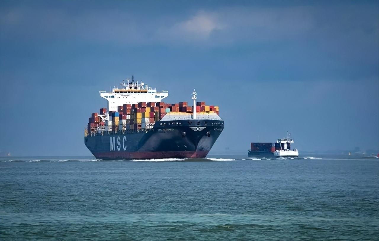 全球地缘格局的细微变动，总能在关键航运要道引发连锁反应，近期印尼拟效仿伊朗、在马