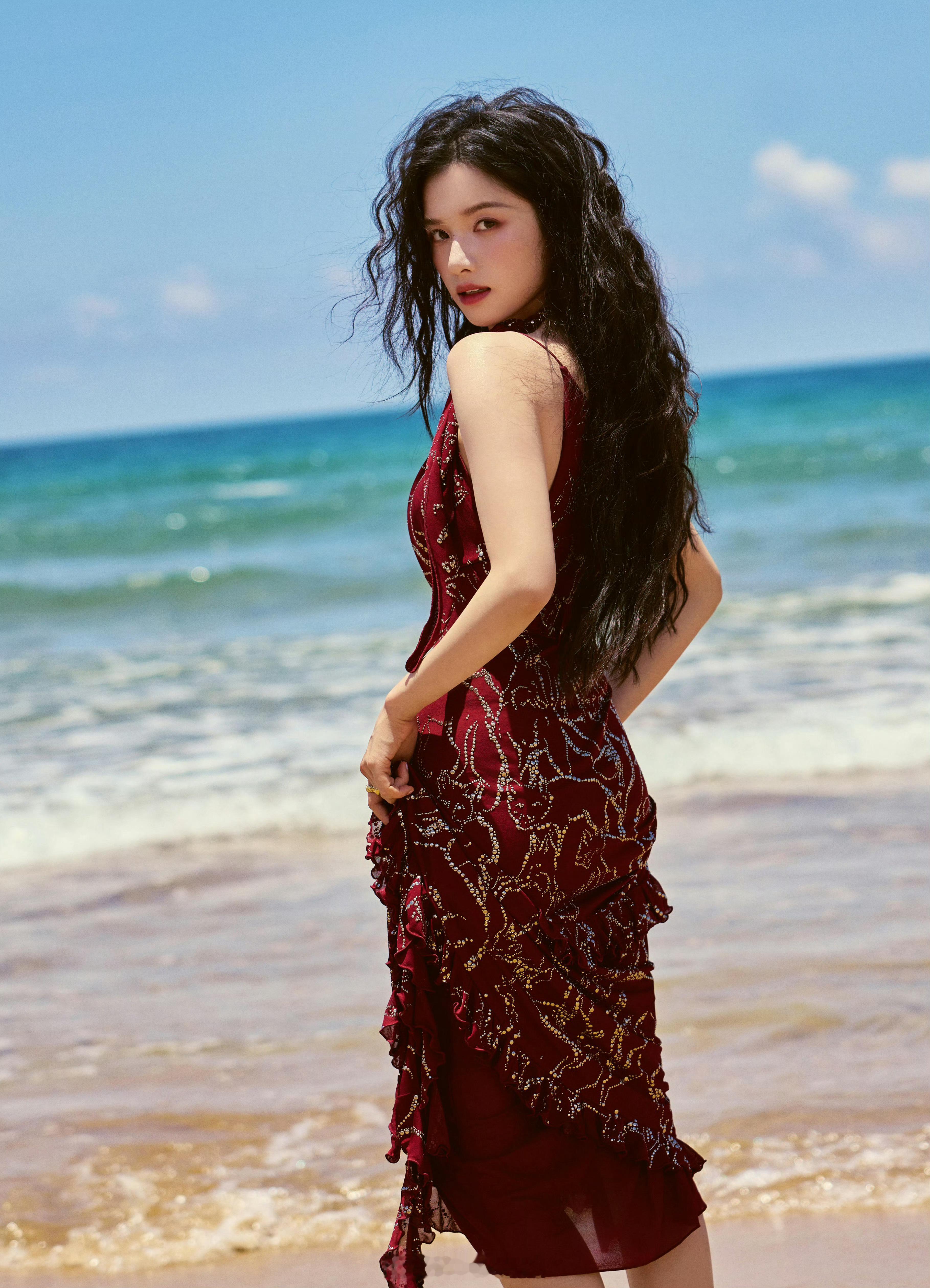 95花里其实还有几位不错的女演员吧！目前我比较好感的，比如周也、田曦薇、张婧仪等