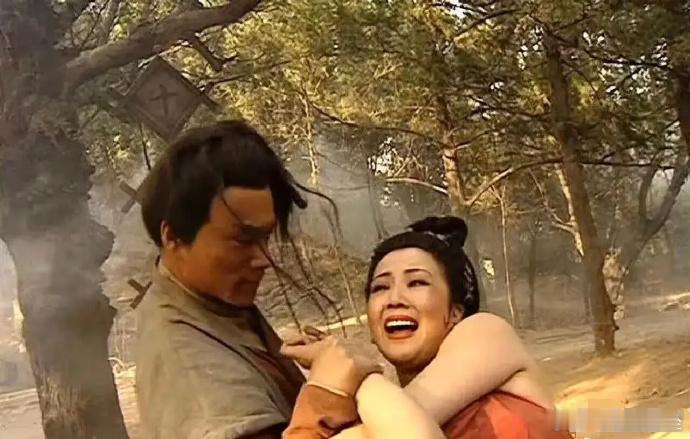 如果导演不喊停，感觉“孙二娘”能把武松打死[允悲] ​​​