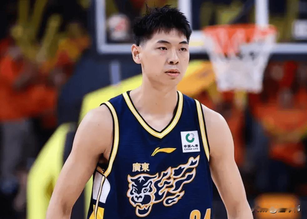 能量满满！奎因谈崔永熙：

“他今晚的表现很出色。”

“从严重的伤病中康复。”