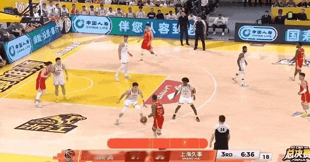 塔克连进3个三分球，这才对嘛，这才是外援。广厦男篮vs上海男篮cba总决赛CBA
