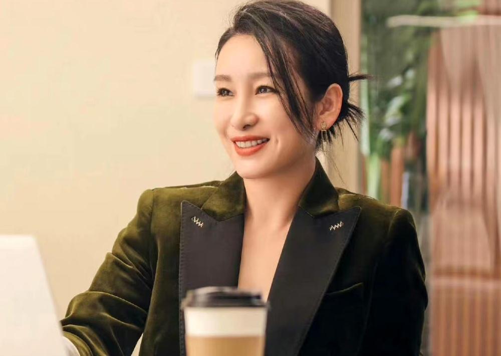 秦海璐作为娱乐圈的大青衣，演技一直备受大家认可，同时也荣获了国家一级演员的称号，