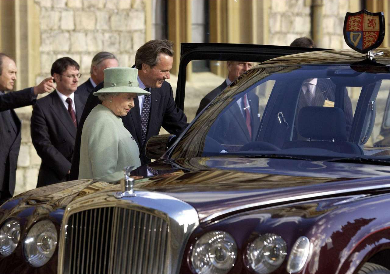 宾利   2002  宾利State Limousine 英国王室御用元首礼车，