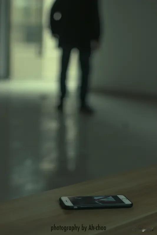 没有朋友的人到底是可怜还是可恨，这不能一概而论。
很多人觉得孤独的人可怜，像孤儿