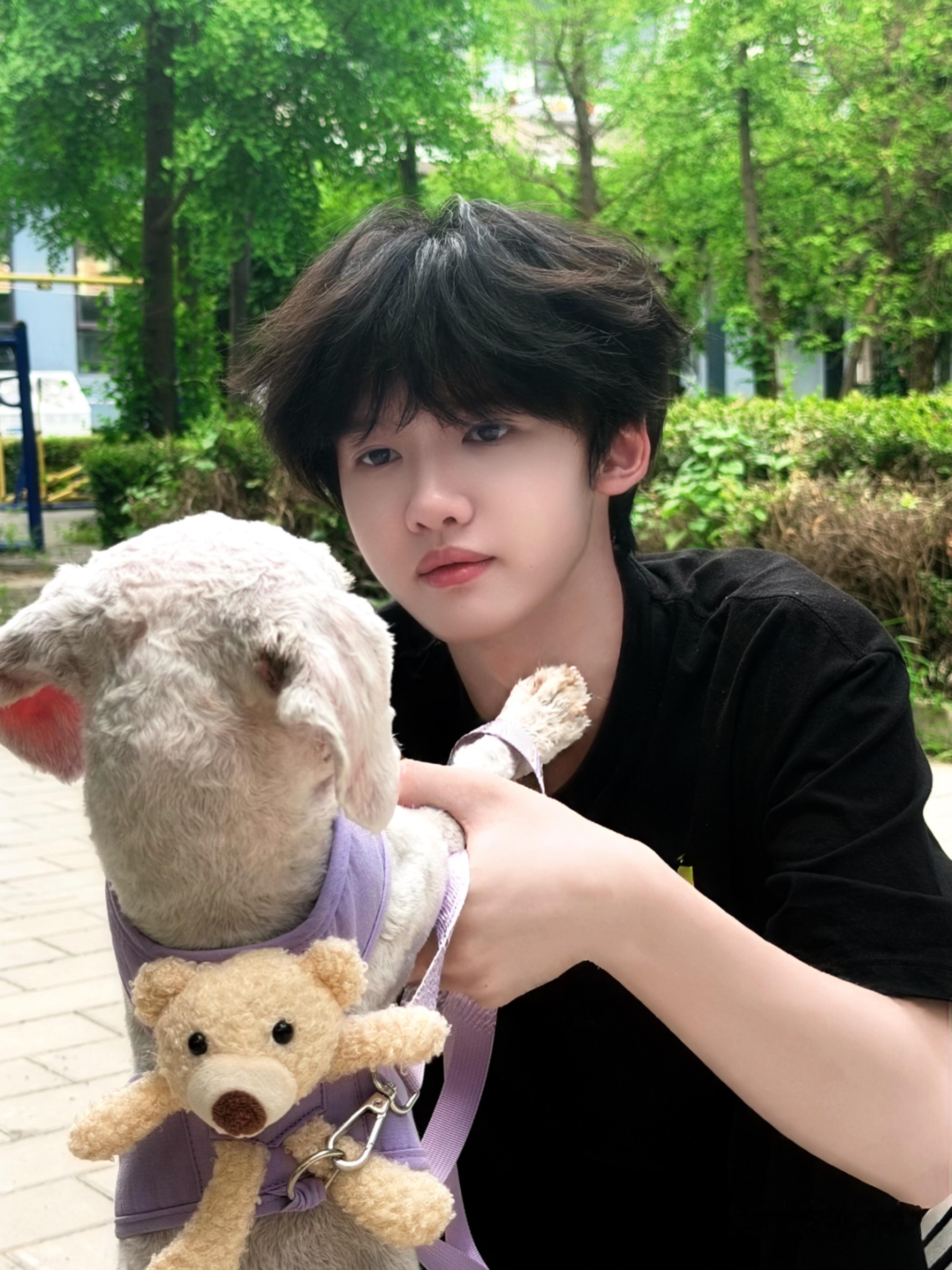 张奕然  🧡张奕然 四代唯一ace 姐妹们我到天堂了呀，这里根本没有烦恼，我到