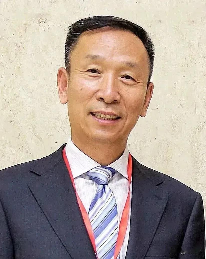 张建会当选为天津书协新一届主席团主席，当今书坛隶书界的扛把子领袖人物！张建会先生