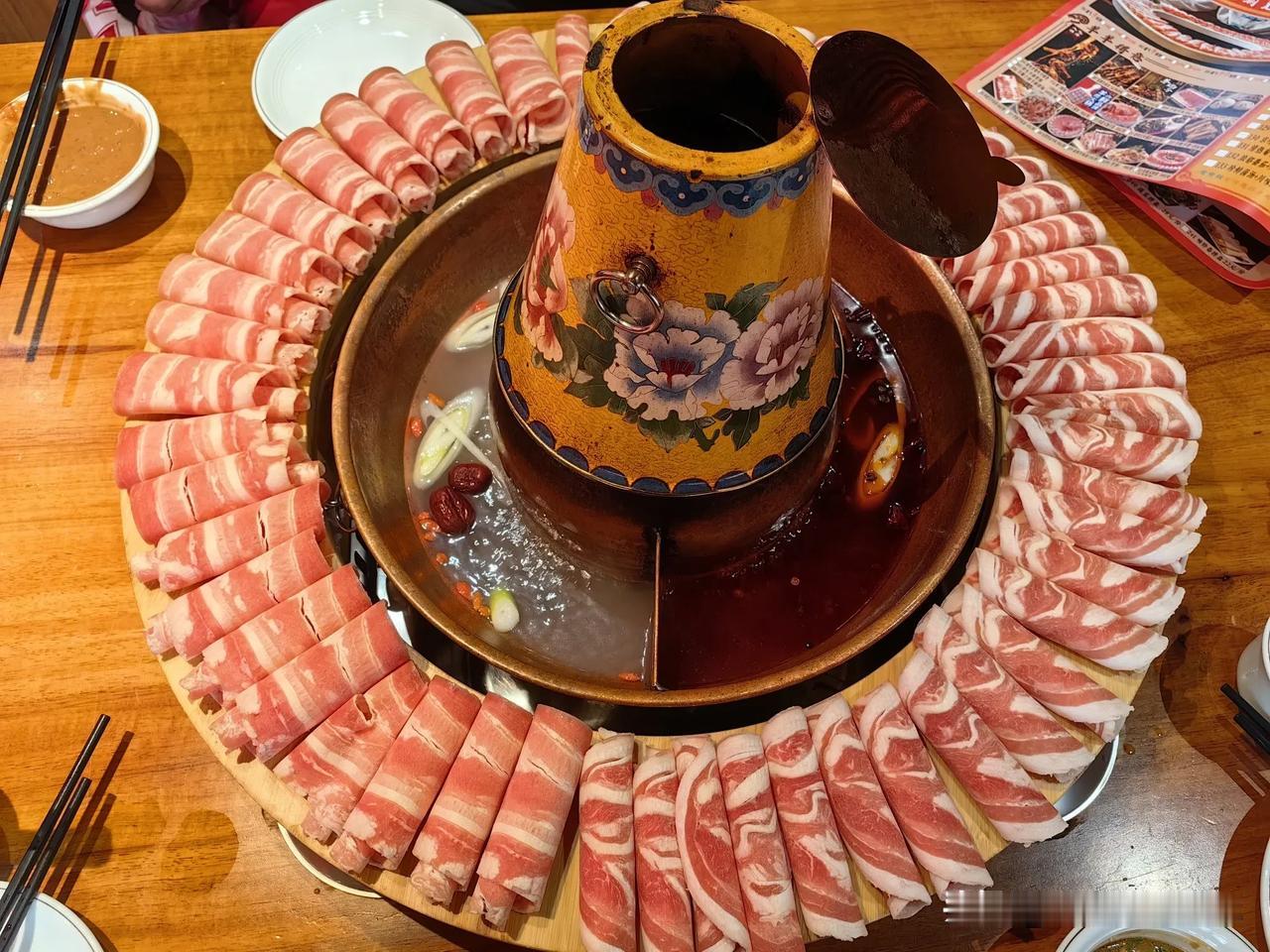惠东首家涮羊肉火锅，看着就不错，味道嘎嘎香[赞]