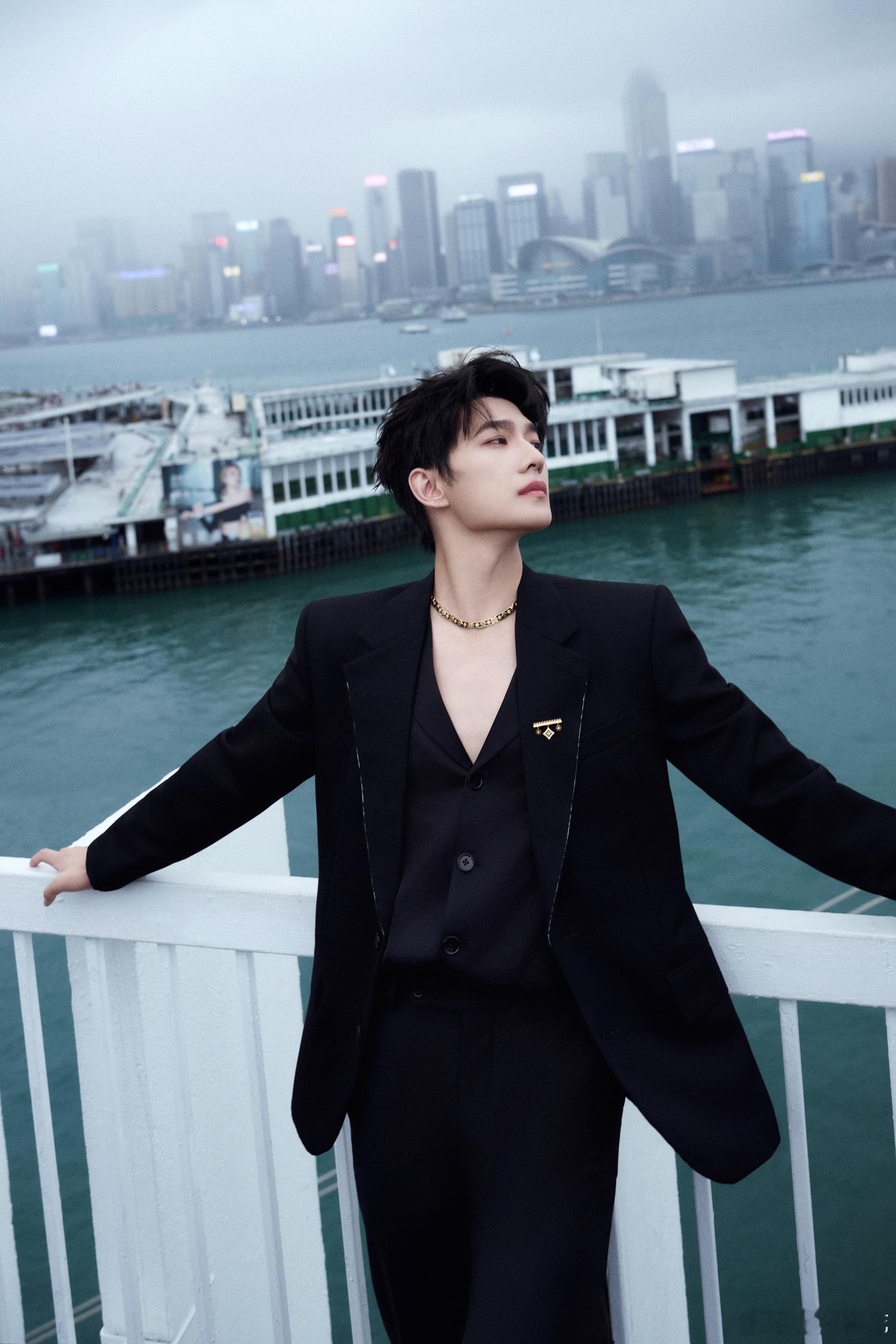 杨洋 × 周大福尖沙咀广东道全球旗舰店开幕活动今日周大福香港旗舰店活动，全球品牌