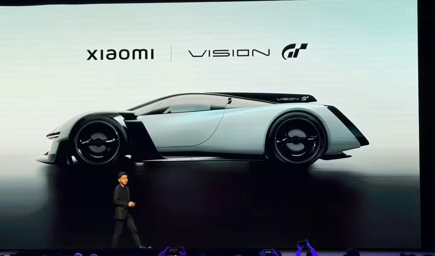 小米超跑亮相这概念超跑帅啊，这GT标和真实赛车一样？ 