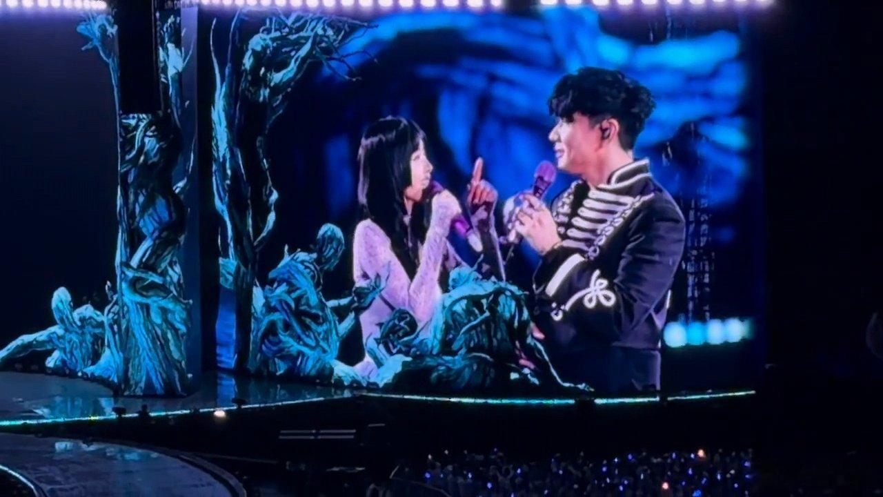 林俊杰蔡依林唱小酒窝蔡依林林俊杰唱小酒窝是小酒窝诶！！！！不敢想象继续唱下去我有