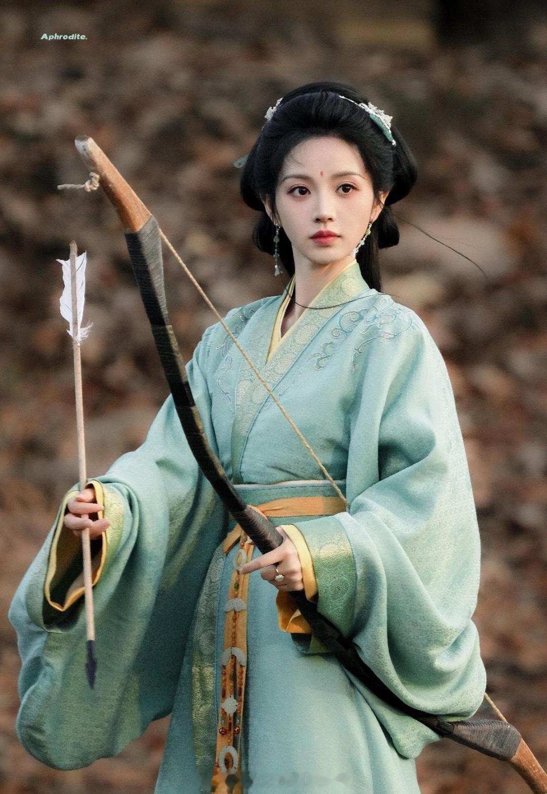 田曦薇嫁金钗 造型合集，这部服化道看上去不错