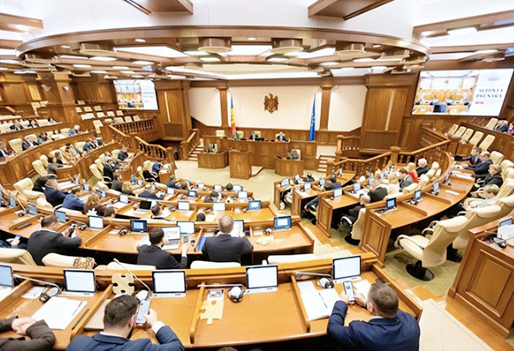 很多人可能没怎么听过摩尔多瓦，但最近这个东欧小国干了一件很轰动的事，直接投票退出