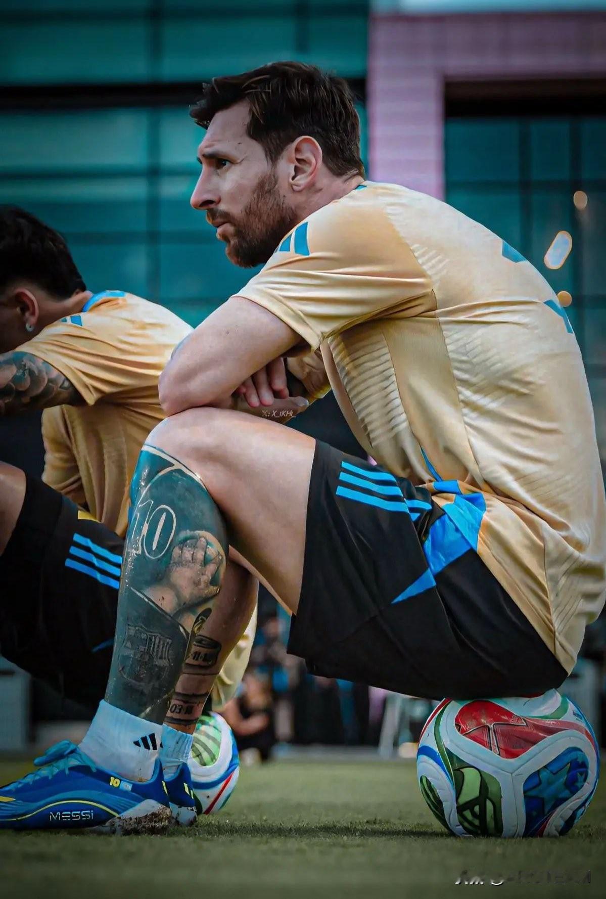 “我也有自己古怪的一面。我喜欢独处，享受独处。“

我们都是梅西。❤