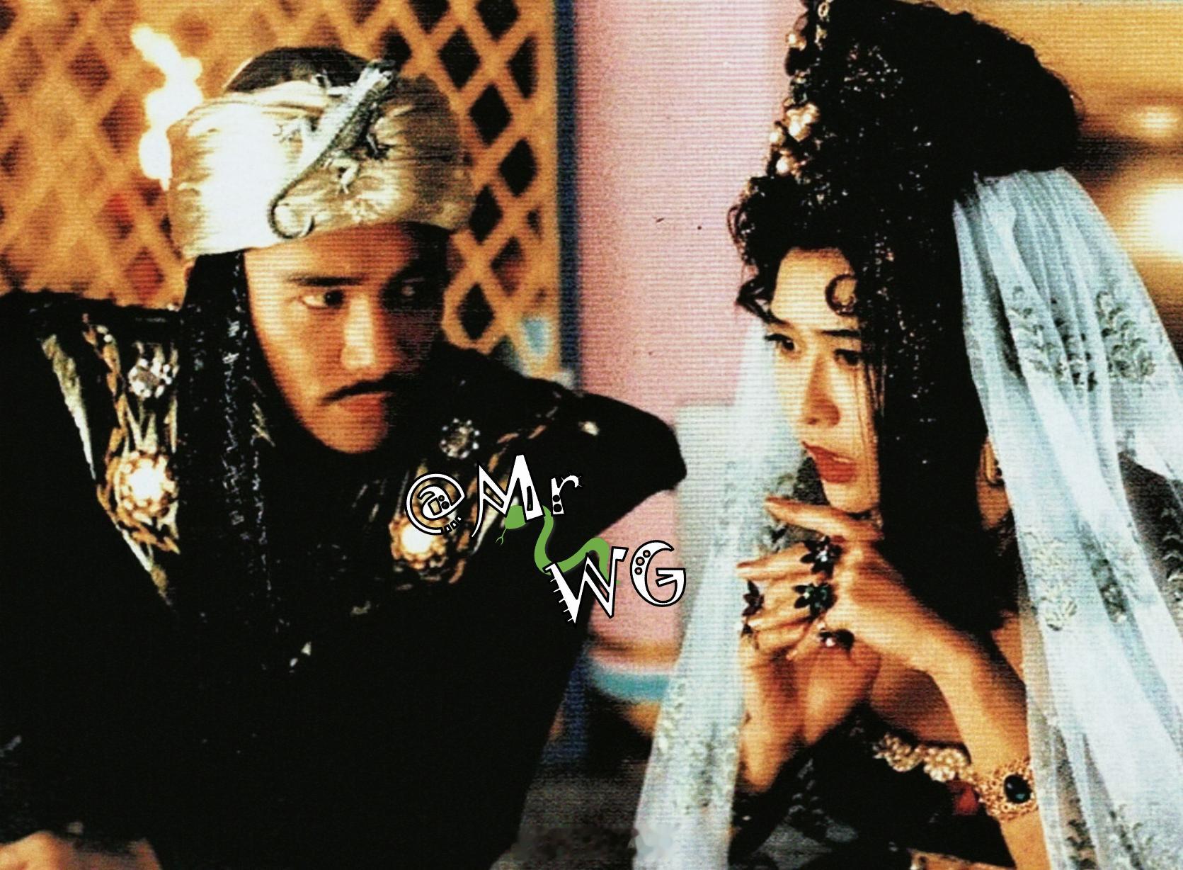 梁朝伟独家扫描 异域风的头巾帽子上，还爬着一只蜥蜴🦎，他真的，超西毒——香蕉?