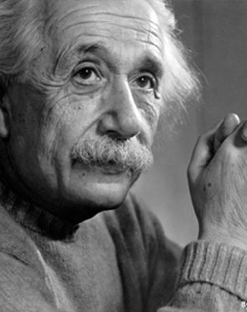 1955年4月18日凌晨1点15分，美国普林斯顿医院。一个76岁的老人停止了呼吸