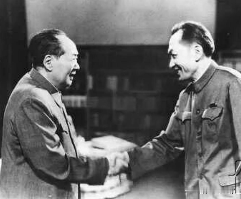 1974年5月30日，毛泽东同志在北京中南海亲切接见时任国防科委副主任朱光亚同志