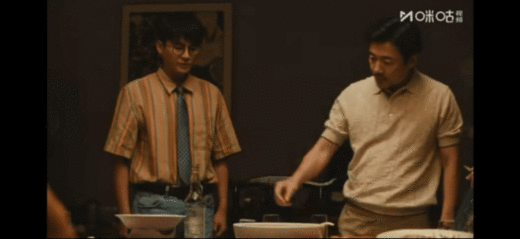 追交锋不敢走神一秒钟电视剧交锋一部需要带着思考去看的谍战剧。细节埋得又多又巧妙，