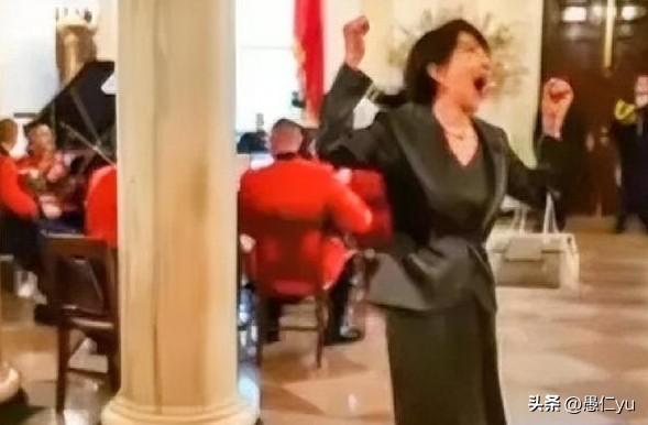 白宫官网发布一张日本首相高市早苗访美时的照片（第一张），日本国民愤怒了！
像高市