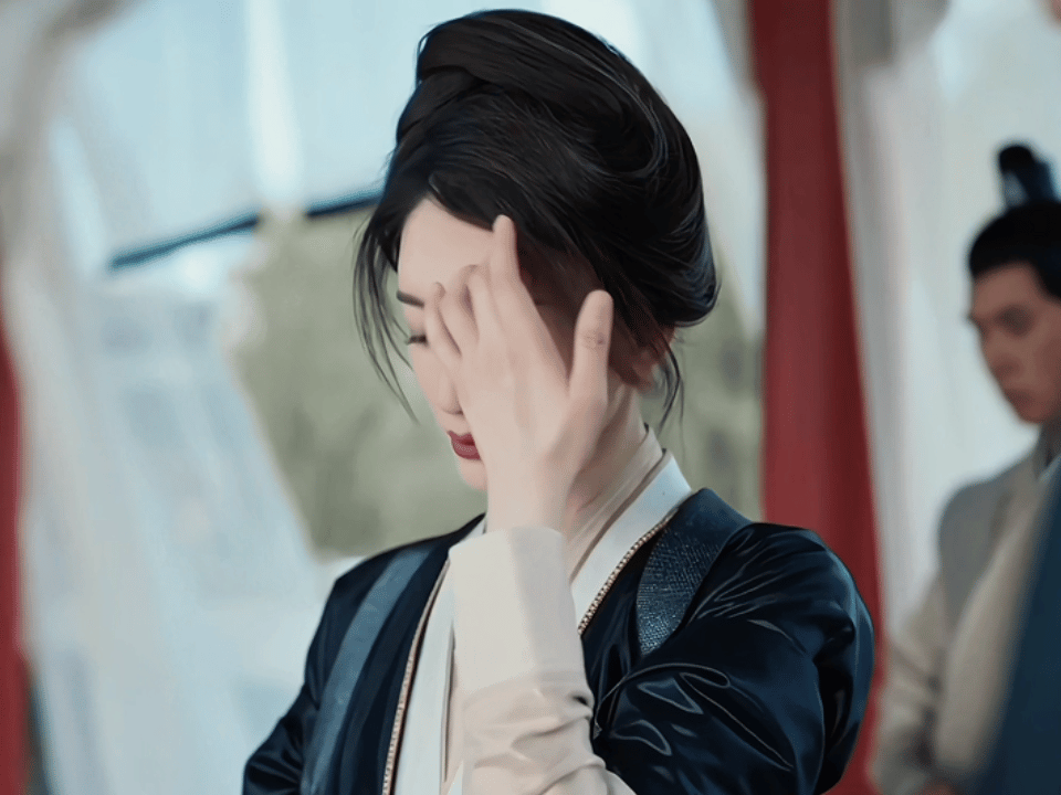 要问谁能让眼前一亮，还得看长公主——李云睿，

比起第一季那个假发套，第二季挽起