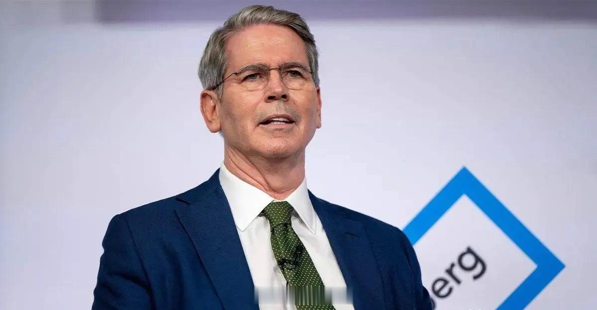 美财长宣布允许伊朗油轮通过霍尔木兹海峡，以便向世界其他地区供应石油，伊朗向印度供