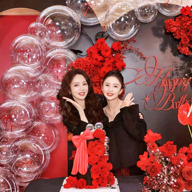董璇46岁生日撞上大满月，闺蜜佟丽娅卡点送祝福，说这是双倍幸运日，还晒出和董璇的
