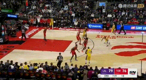 你敢信？詹姆斯不退防让湖迷破防了！
第3节猛龙强势追分，7:40秒时詹姆斯突破上
