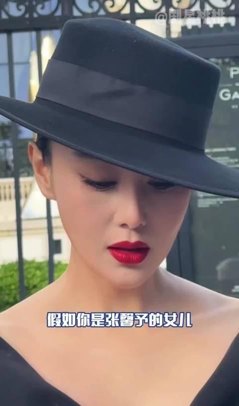 完美的脸蛋完美的身材
张馨予近期状态真的绝了！标准建模浓颜，美艳又飒爽，高挑身形