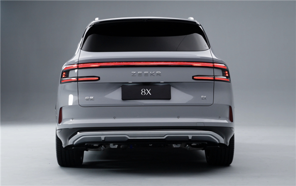 极氪8X实车曝光，被称“库里南+宝马X5的融合体”，定位大型豪华性能SUV，剑指