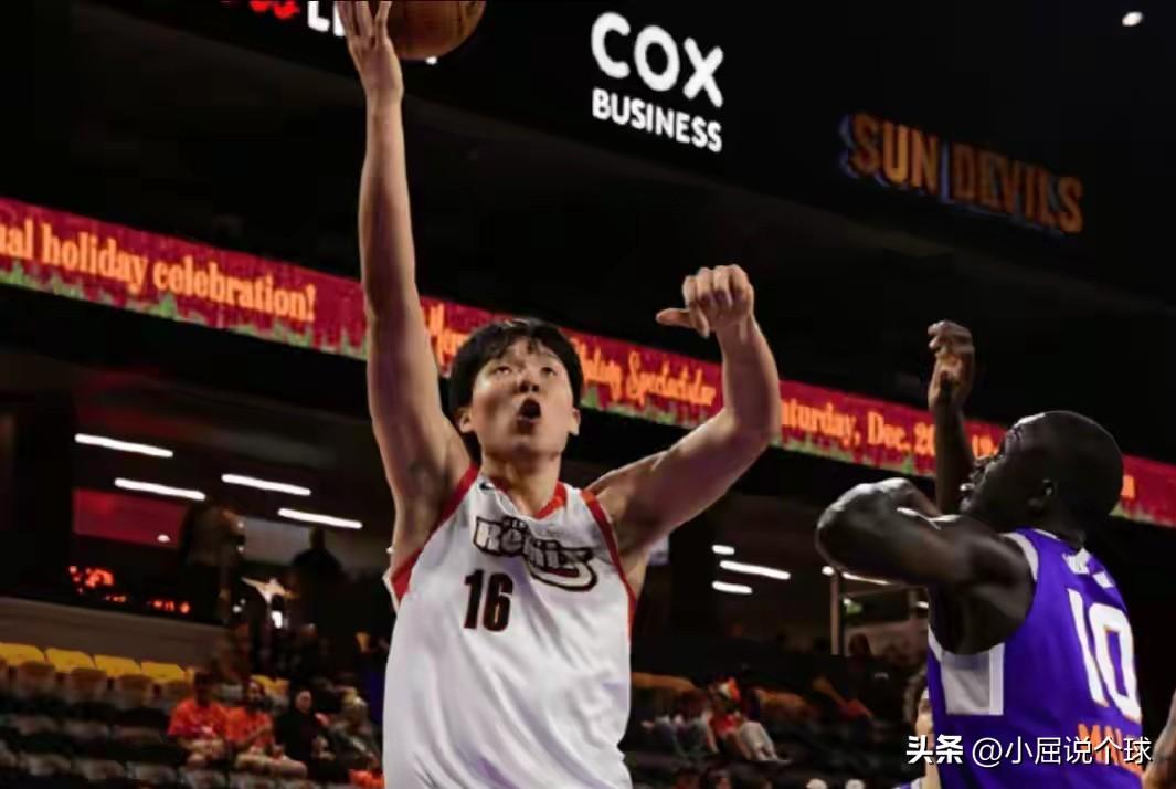 目前杨瀚森虽然在开拓者场均只有7分钟2.2分1.8篮板，但是他在发展联盟还是很有