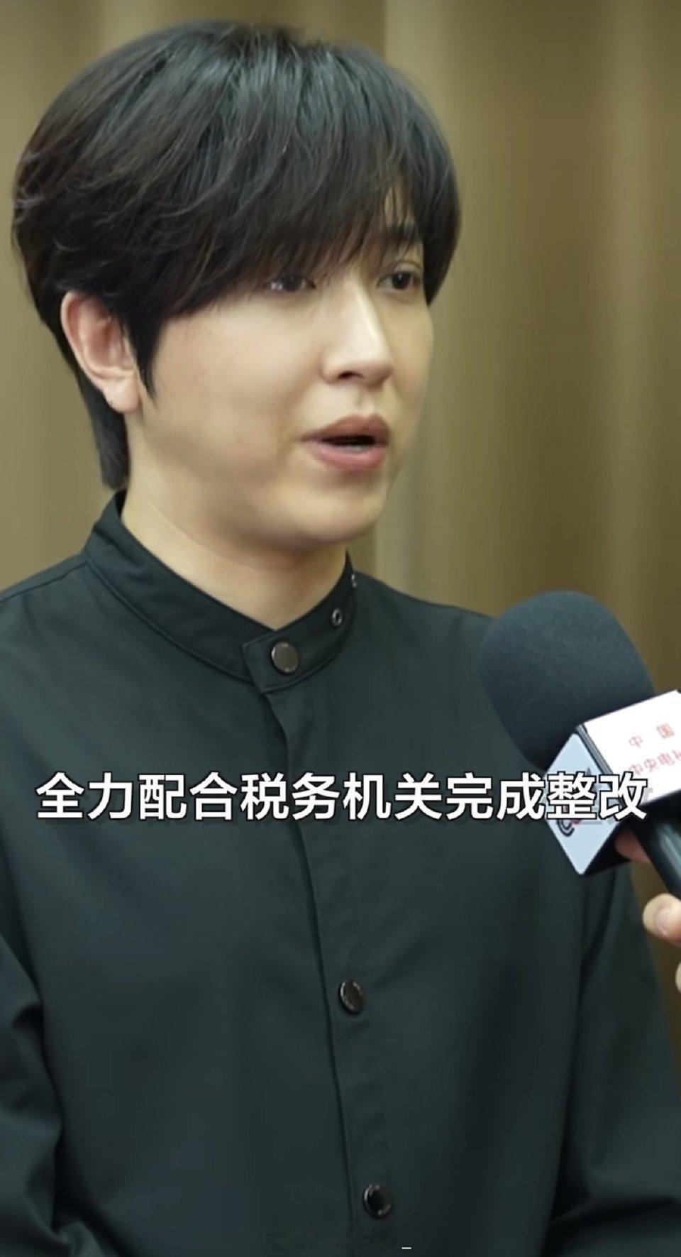 看了下白冰的偷税方式，又是常见的空壳个体工商户转换收入性质。本来是个人劳务所得，